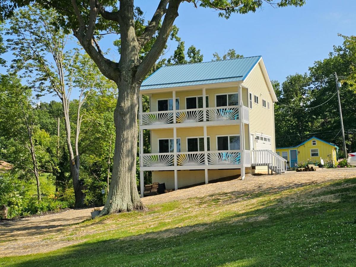 Tree-Top Lake-Front Cottage Madison Kültér fotó